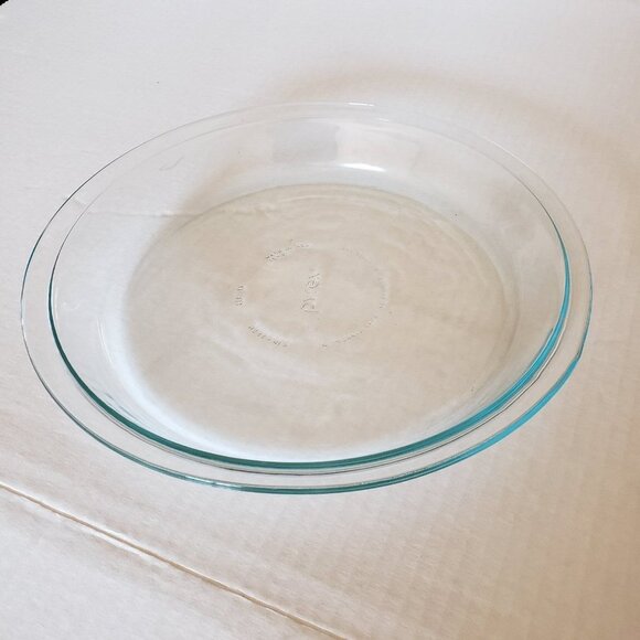Pyrex #209 Pie Pan set glass 9" set of 2 - Picture 5 of 9